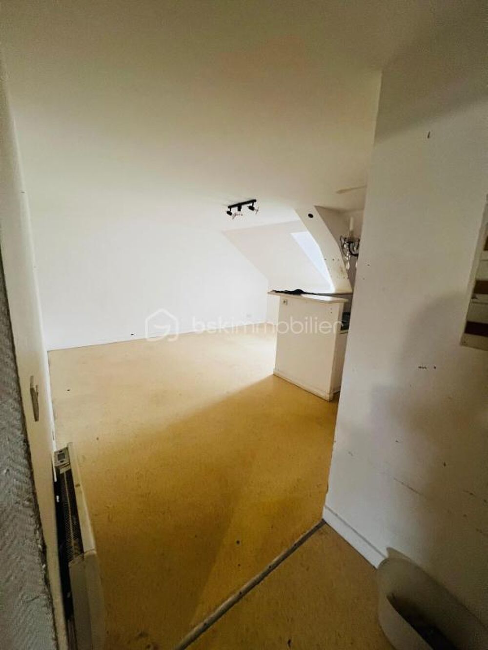 ? À VENDRE  Lot de 2 studios 21.54 m² et 26.72 m² Fougères, ensemble de deux studios indépendants, vendu en un seul lot, idéal
