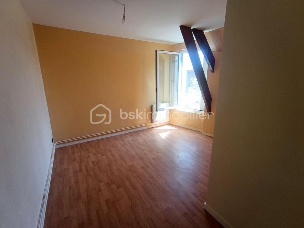 Vente Appartement MONTARGIS CENTRE – BEL APPARTEMENT T3 ENTIÈREMENT RÉNOVÉ AVEC PARKING PRIVATIF Montargis