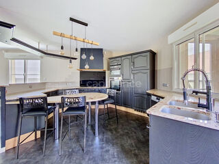  Maison à vendre 7 pièces 239 m²