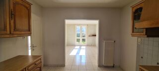 Vente Maison Maison Clisson 5 P . 3 Chs . Bureau . 81.29 M² . T 377 M² . Terrasse . Garage Clisson