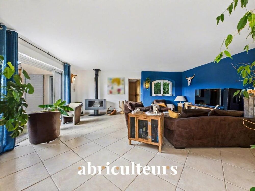 Vente Maison Villa d'architecte contemporaine dans une zone naturelle protégée en vente à Puyvert(84160) Puyvert