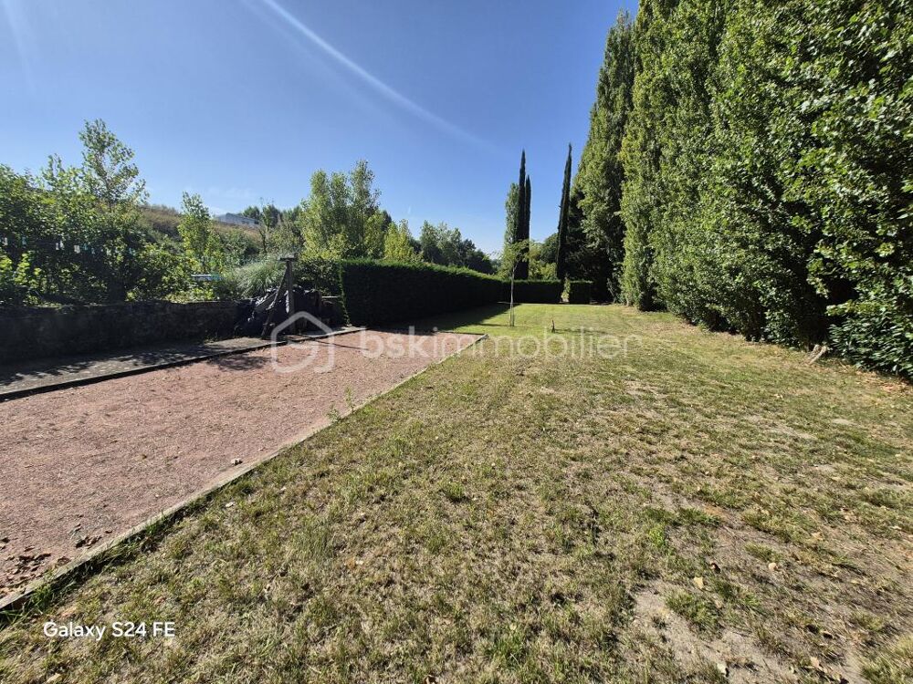 ? COUP DE COEUR ASSURÉ  MAISON RÉNOVÉE + 2000 m² DE TERRAIN  TOUT À PIED ! ?