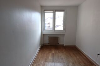  Appartement à louer 3 pièces 69 m²