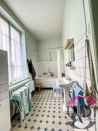  Propriété/château à vendre 5 pièces 219 m²