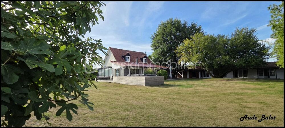 MAISON FAMILIALE 216 M²  4 CHAMBRES  100 M² DE DÉPENDANCES  POTENTIEL LOCATIF