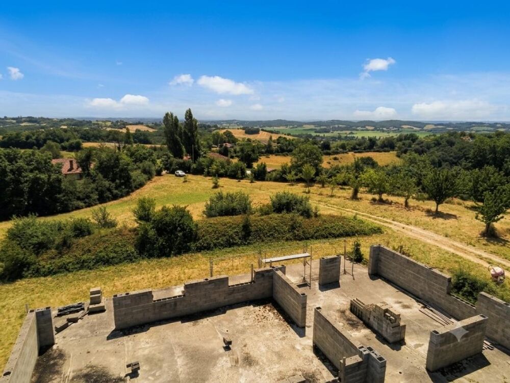 Maison en cours de construction proche Marciac sur 1,17 hectare