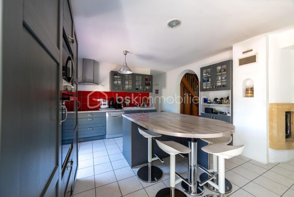 Maison familiale avec dépendances - rares - 142m2 environ - Ardentes