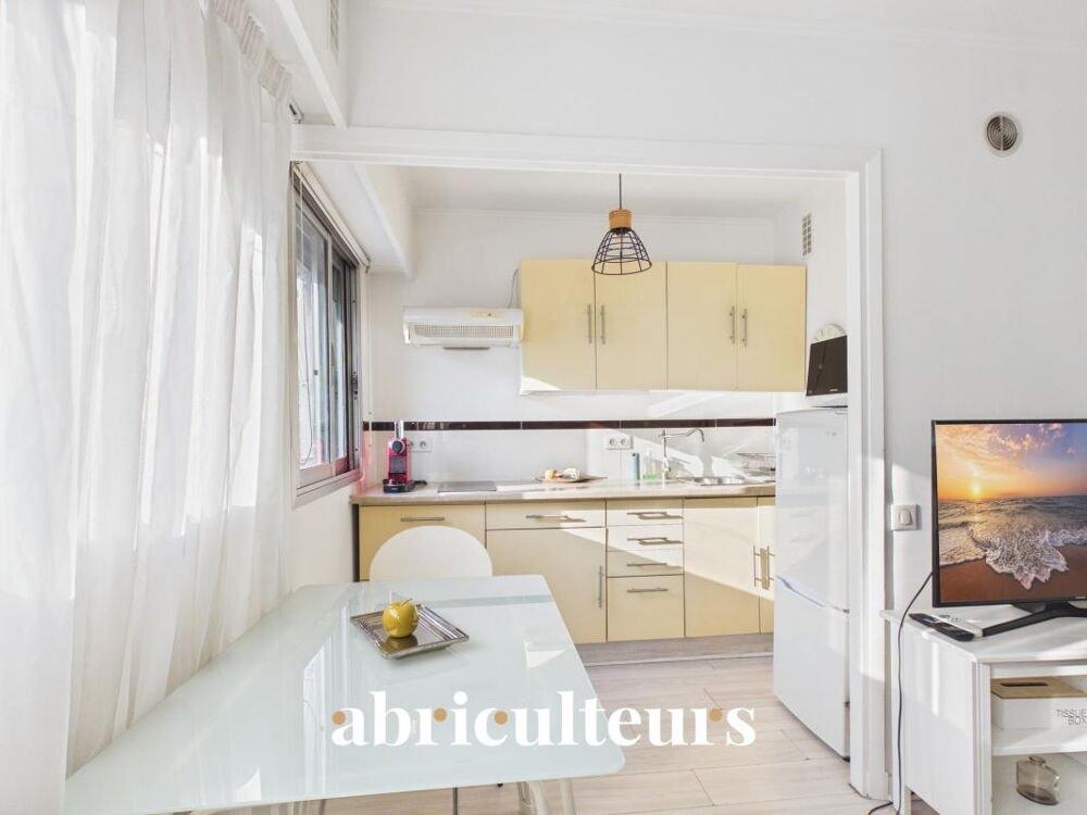 Vente Appartement Charmant 2 pièces rénové de 27 m² - 6ème étage avec ascenseur - Cannes Cannes