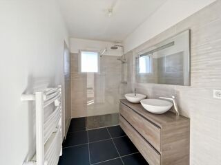  Villa à louer 4 pièces 123 m²