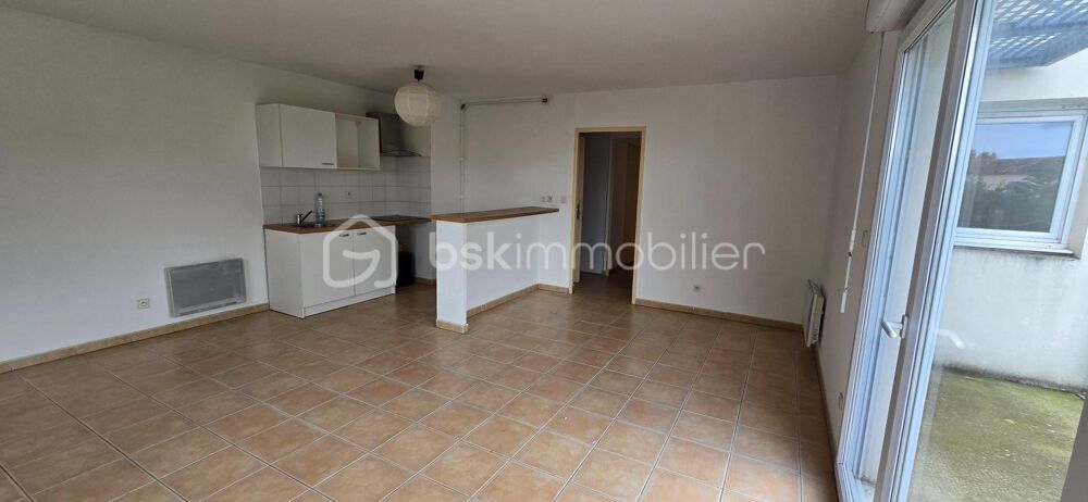 Appartement T3 avec balcon, piscine et parking  Avignon Pont des Deux Eaux