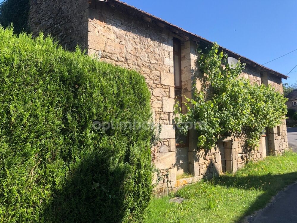 Maison en pierre de 82m2 à finir de rénover et jardin de 620m2