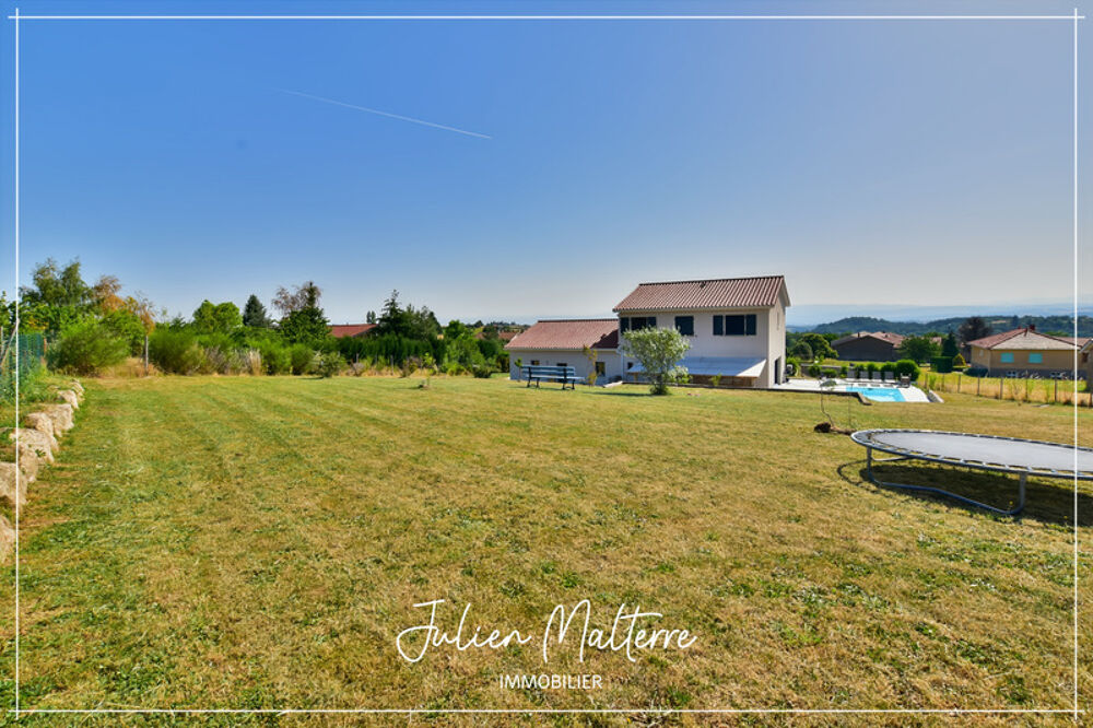 Vente Maison Maison récente de 170 m² sur 2100 m² de terrain préservés, 7 pièces, 5 chambres dont dressing, garage de 85 m² à MAROLS (42) Marols