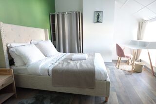  Maison à louer 10 pièces 300 m²