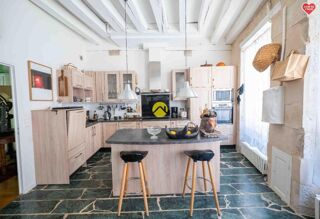  Maison  vendre 7 pices 280 m