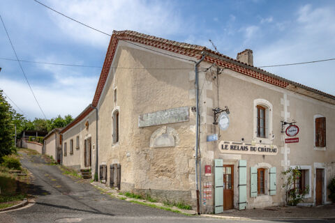   Propriété avec maison, piscine et ancien restaurant Propriété/château - 12 pièce(s) - 418 m²
