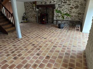  Maison à louer 5 pièces 220 m² Chalus