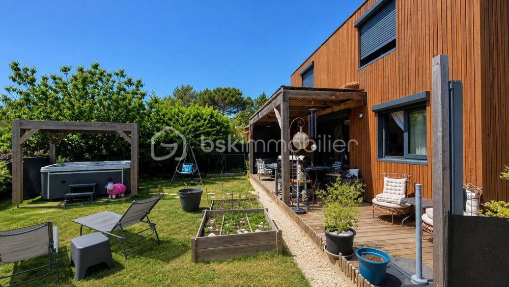 Le Castellet  Maison contemporaine avec jardin, jacuzzi et piscine en résidence sécurisée