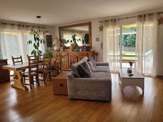  Maison  vendre 9 pices 210 m