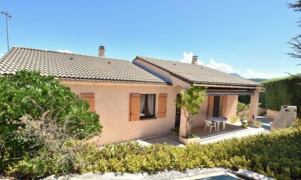 A vendre, Aiglun (04)  Maison individuelle 6 pièces, 5 chambres, jardin, terrasse et garage de 30 m²