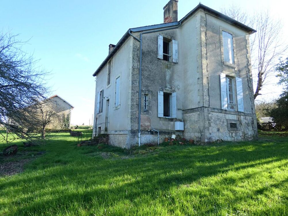 Maison Nailhac 160 m2 / 4 chambres / grange / hangar / terrain 1 hectare