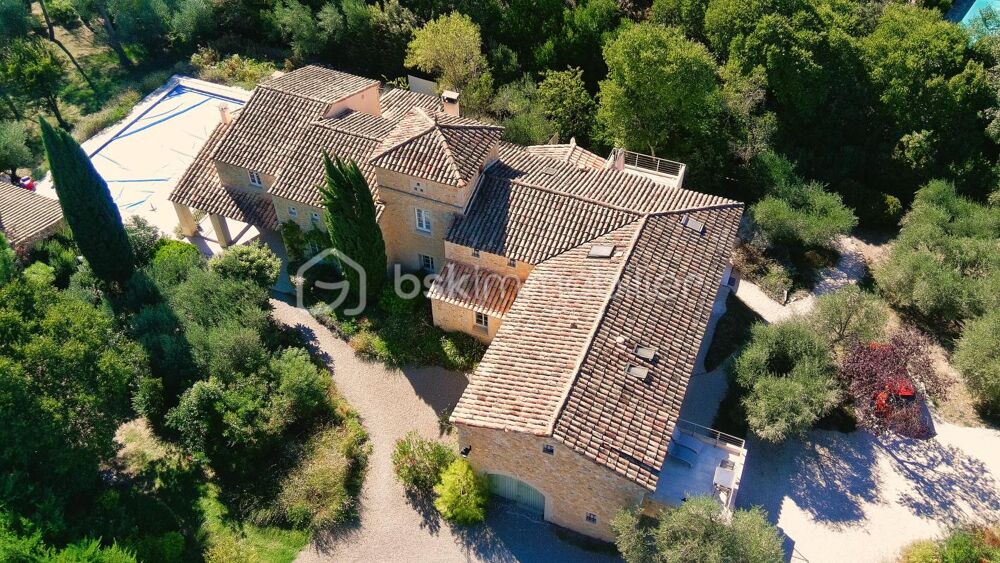 EXCEPTIONNEL A UZES MAS PROVENCAL 397M2-3900M2 JARDIN PAYSAGE ET PISCINE