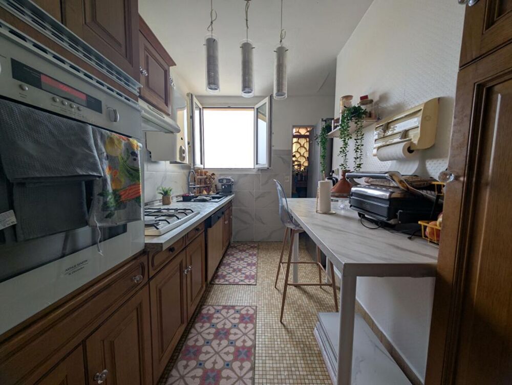 DREUX (28100) Grand T4, dernier étage, ascenseur + parking + cave !