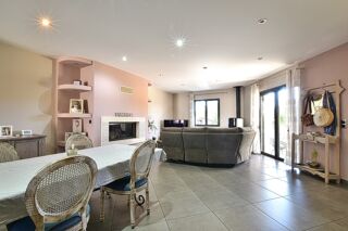  Villa à vendre 9 pièces 186 m²