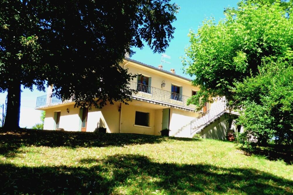 Vente Maison Maison à vendre Grande Maison rénovée de 10 pièces GINESTET (24) Bergerac