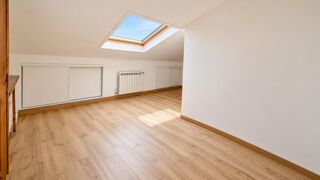  Appartement à louer 3 pièces 97 m²