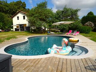  Maison � vendre 8 pi�ces 309 m�