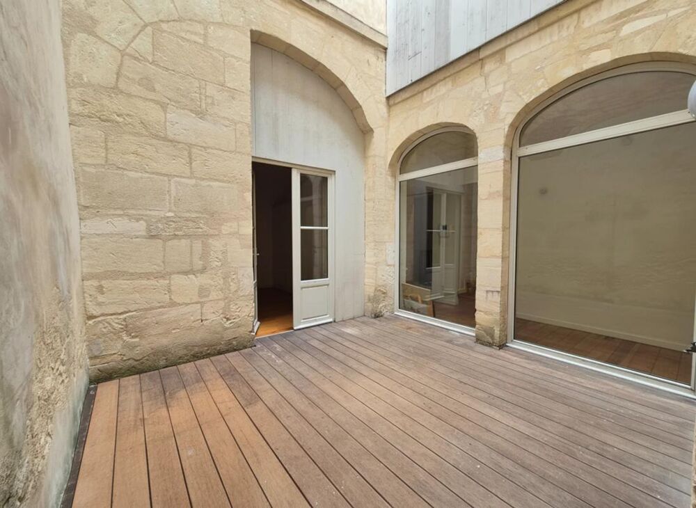 BORDEAUX  APPARTEMENT T3 - 74 M² - PATIO AU COEUR DE LAPPARTEMENT
