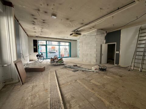   LOCAL COMMERCIAL AU CENTRE VILLE DE 70 M2 AVEC VITRINE 