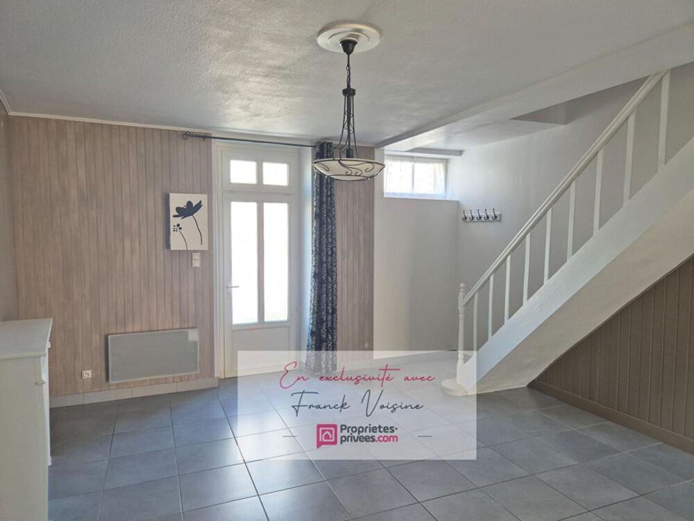 A VENDRE en Exclusivité aux Herbiers, Maison de ville de 65 m2 avec 2 chambres et cour fermée