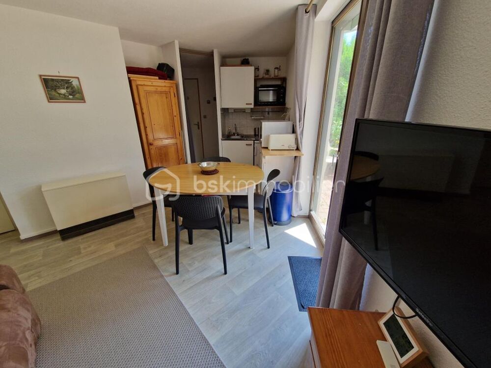 APPARTEMENT 2 PIECES REZ DE JARDIN