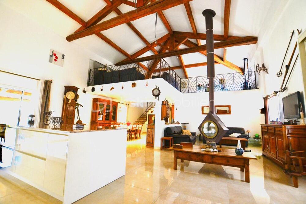 � vendre  Propri�t�/ch�teau La Verdi�re (83560)