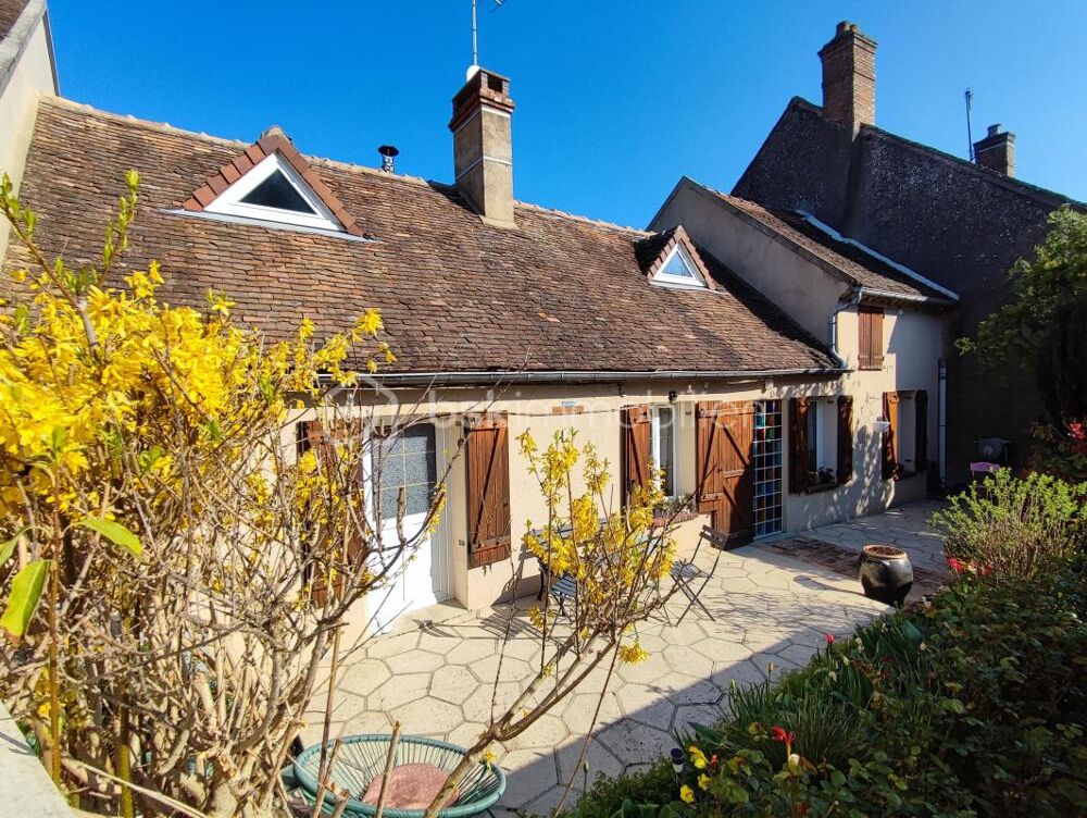 Longère de 136 m² avec grange, cour et jardin de 824 m²