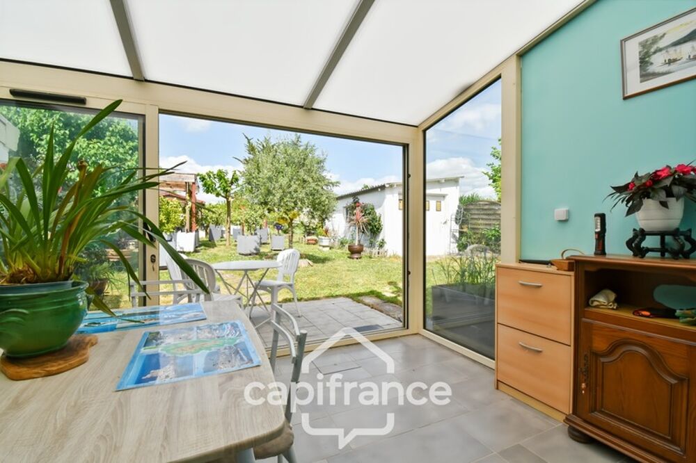 Maison à vendre de plain pied 5 pièces SAINT JEAN D'ANGELY (17) sur une parcelle de 1012m²