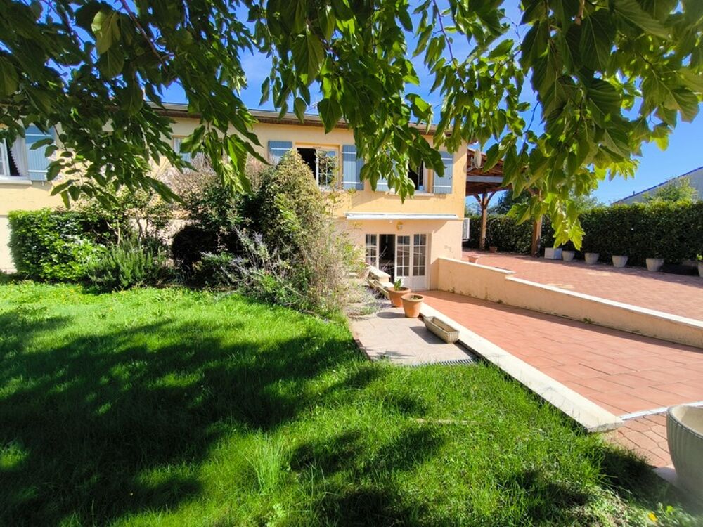Maison à vendre 10 pièces avec Piscine NERCILLAC (16)