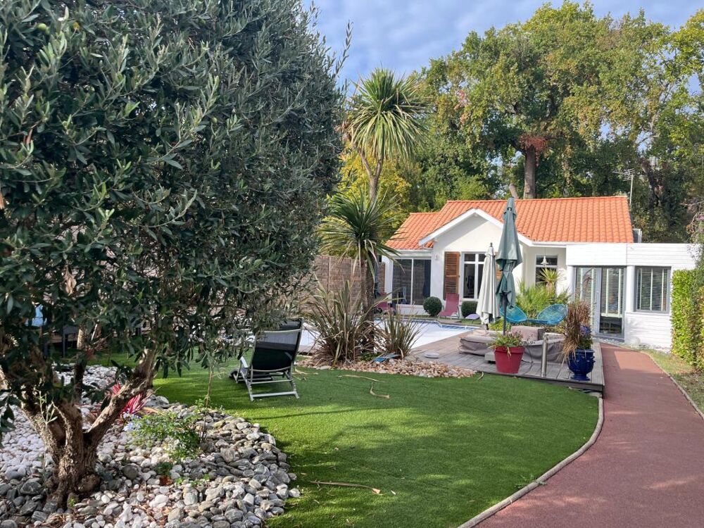 Vente Maison Maison 155 m² avec jardin et piscine centre-ville de LIBOURNE (33) Libourne