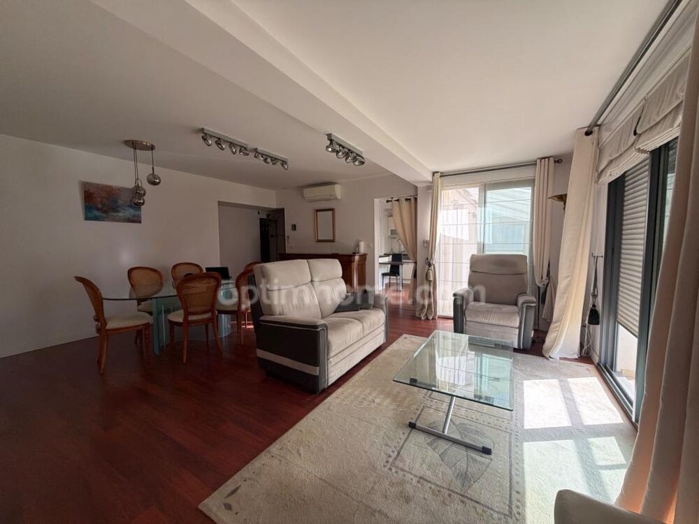 « Exceptionnel appartement de 90 m² dans le quartier recherché de Saint-Éloi, à La Rochelle  Résidence de standing, calme, lumi