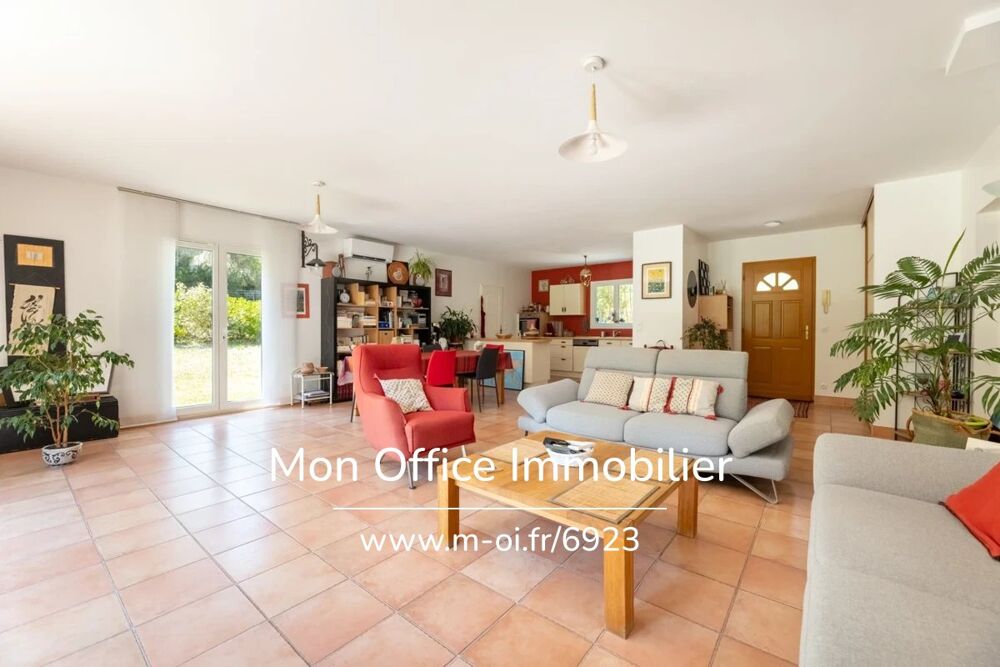 Référence : 6923-EBE - Maison de plain-pied 120 m² sur 4 000 m² de terrain  Un havre de paix aux portes dAix-en-Provence