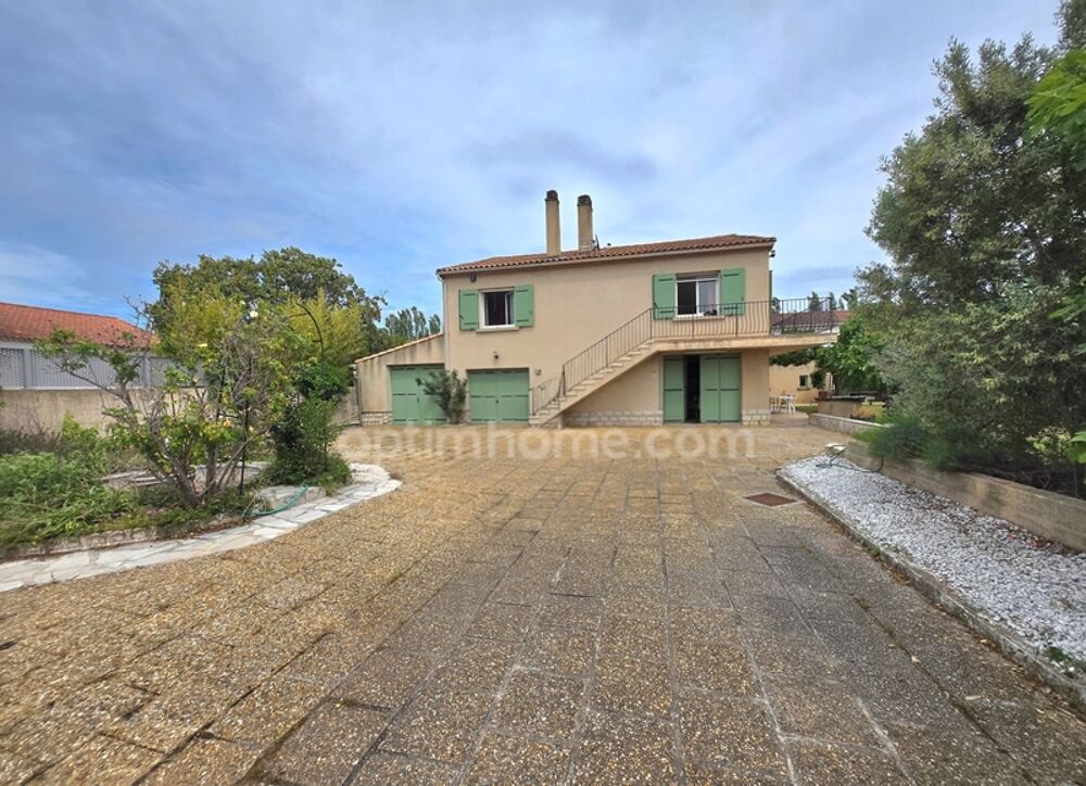 Grande maison familiale avec possibilité de division en 2 lots  Calme absolu en fond dimpasse à Istres