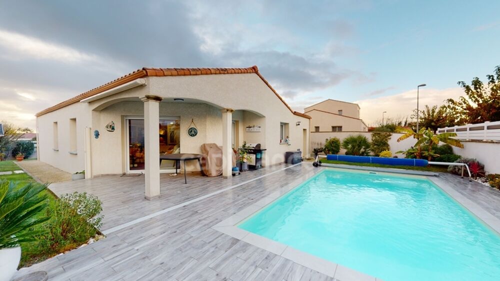 ROYAN  EXCLUSIVITÉ  CHARMANTE MAISON DE PLAIN-PIED AVEC PISCINE