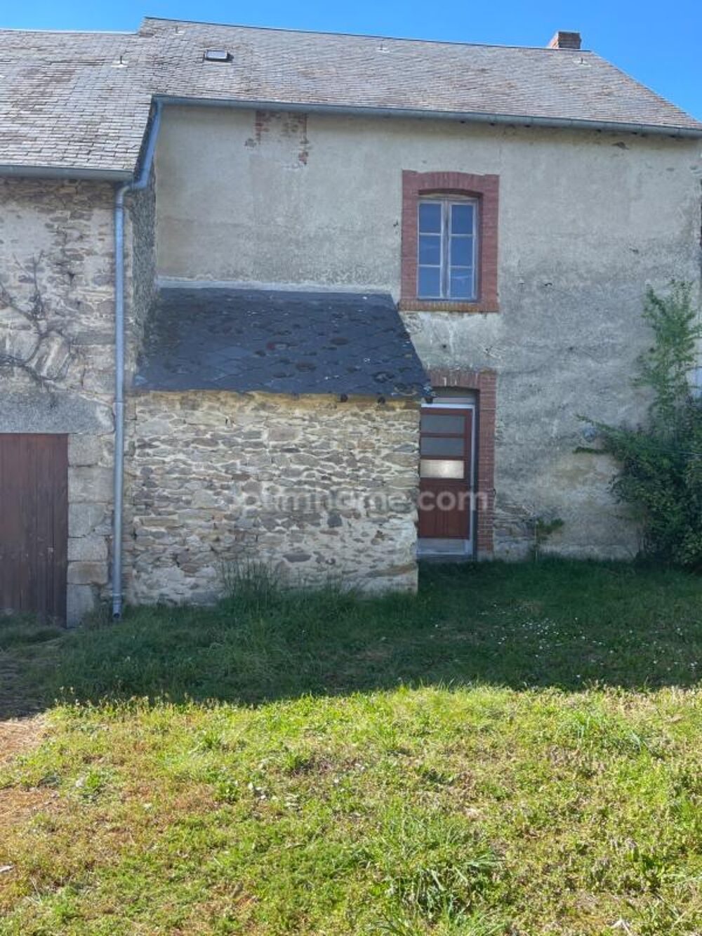 Maison en pierre de 150 m2 avec grange- atelier-jardin