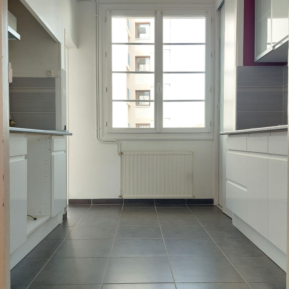 Vente Appartement Appartement à vendre 3 pièces MONTAUBAN (82),dernier étage centre ville avec parking et loggia Montauban