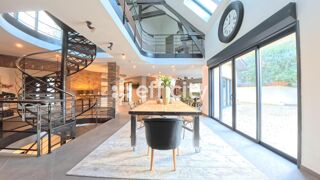  Maison � vendre 9 pi�ces 335 m�