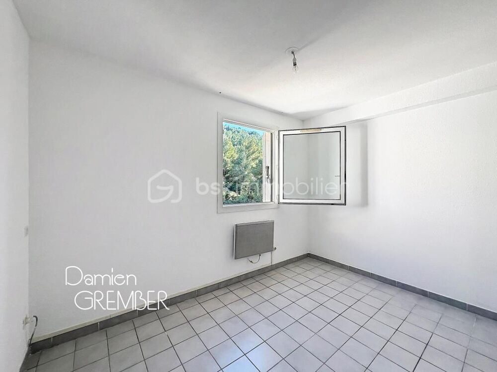 ? T3 avec Parking et terrasse au dernier étage dans résidence avec piscine ????
