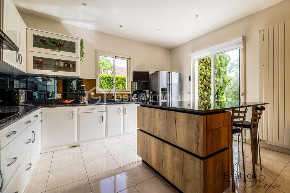 à vendre  Propriété/château Médan (78670)