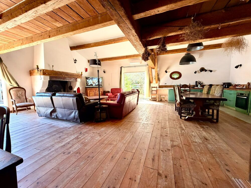 GRUISSAN  Plages à proximité, maison de caractère 195 m² avec dépendance et piscine