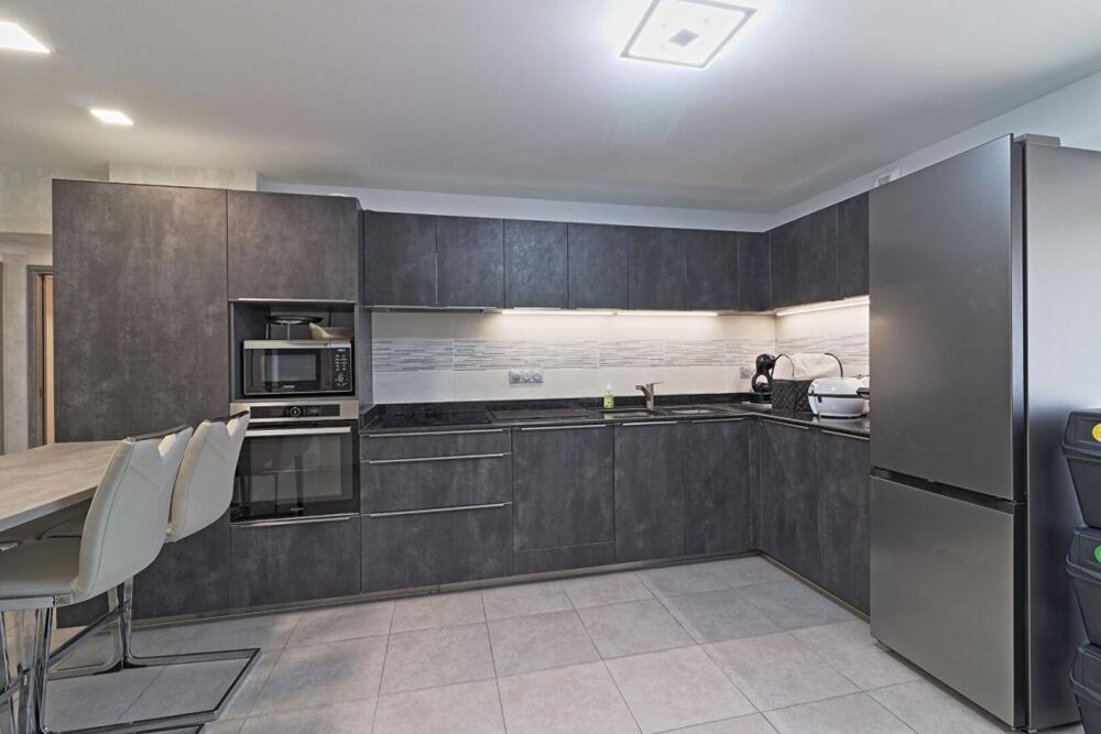 T4 dans maison (3 chambres) entièrement rénové, Doussard, 89 m² avec jardin, garage, cave et parking